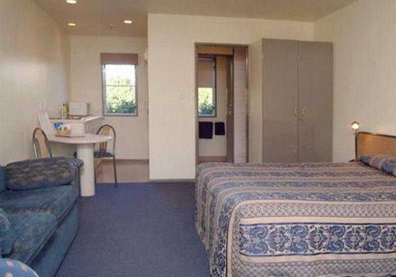 Quality Hotel Cargills 6