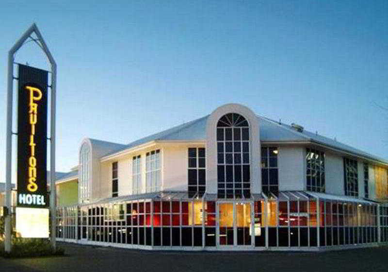 Quality Hotel Cargills 9