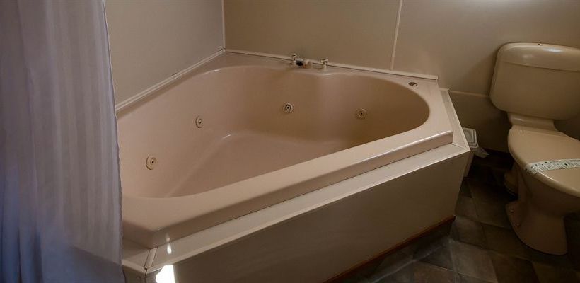 Charles Court Motel 12