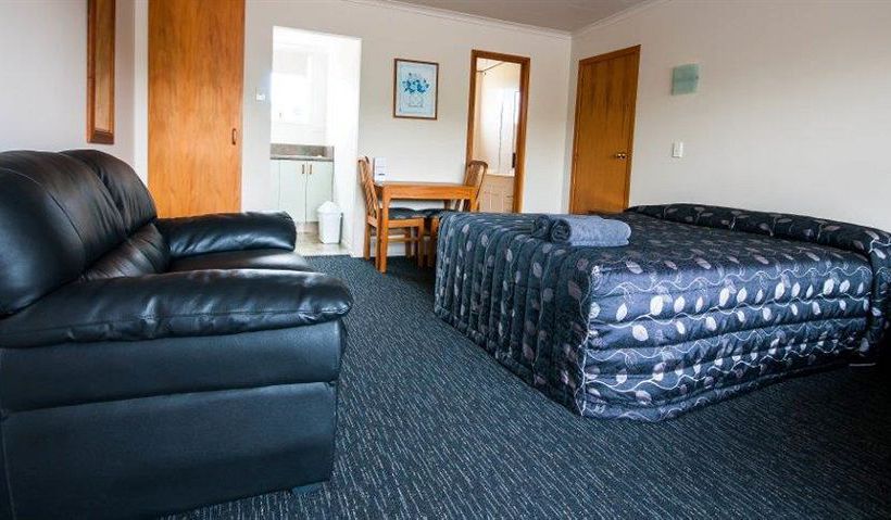 Charles Court Motel 17