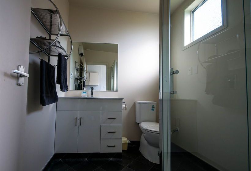 Charles Court Motel 3