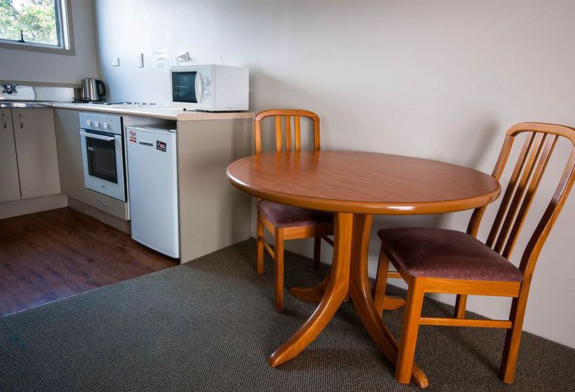 Charles Court Motel 5