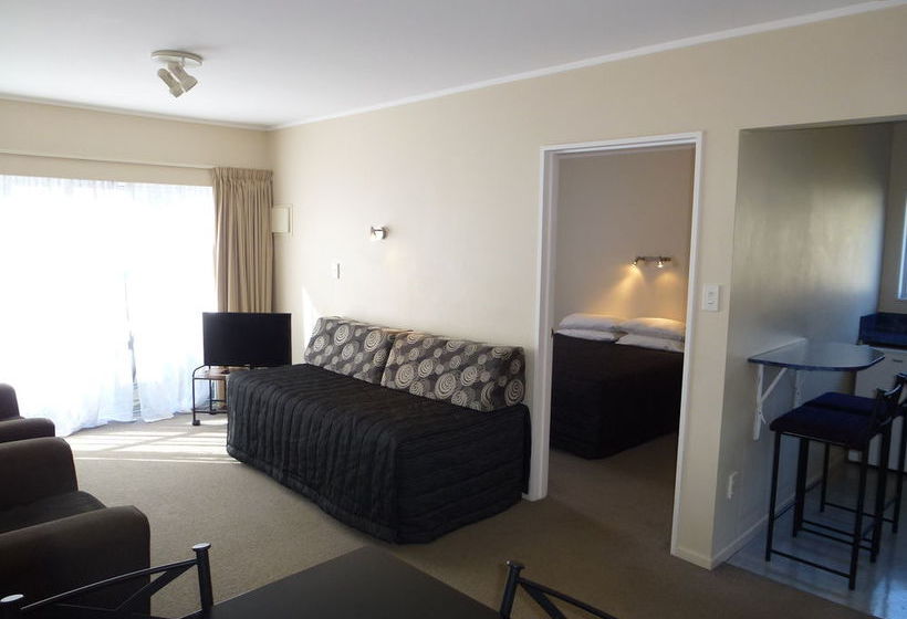 Hotel Balmoral Motor Lodge 12