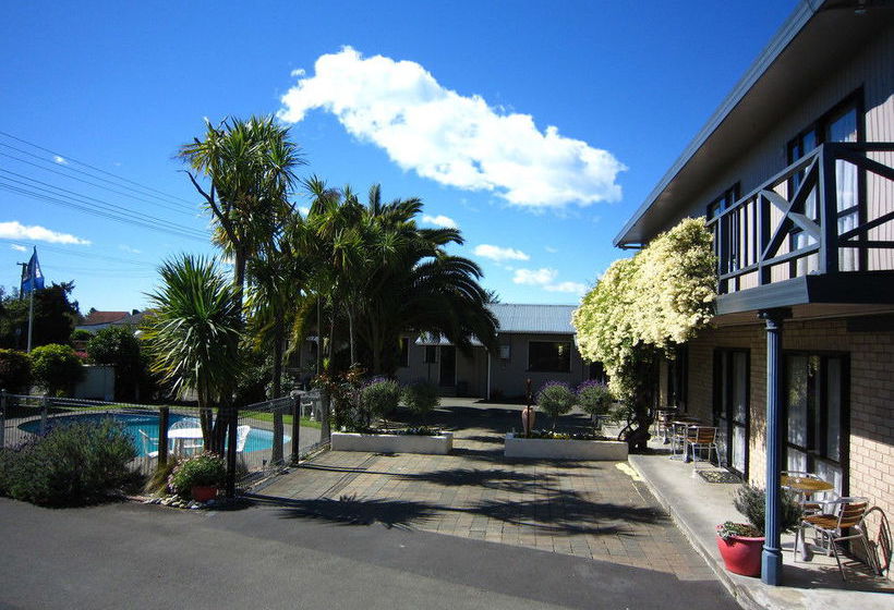 Hotel Balmoral Motor Lodge 14