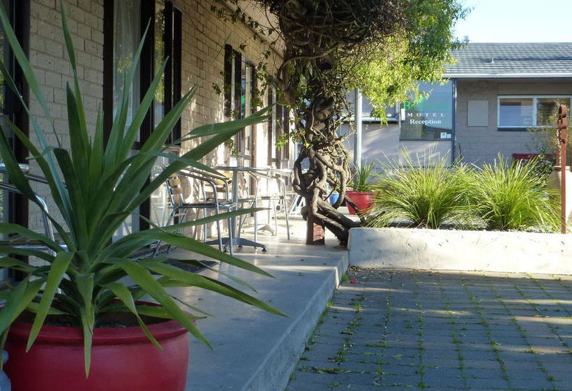 Hotel Balmoral Motor Lodge 16