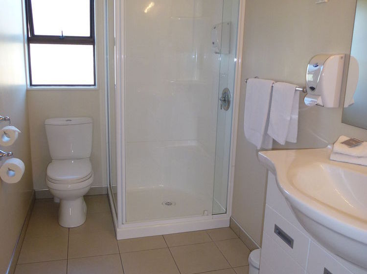 Hotel Balmoral Motor Lodge 17