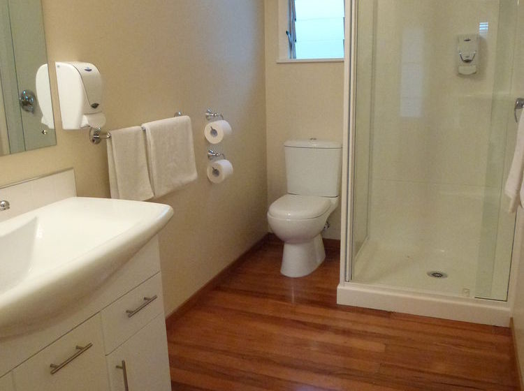 Hotel Balmoral Motor Lodge 18