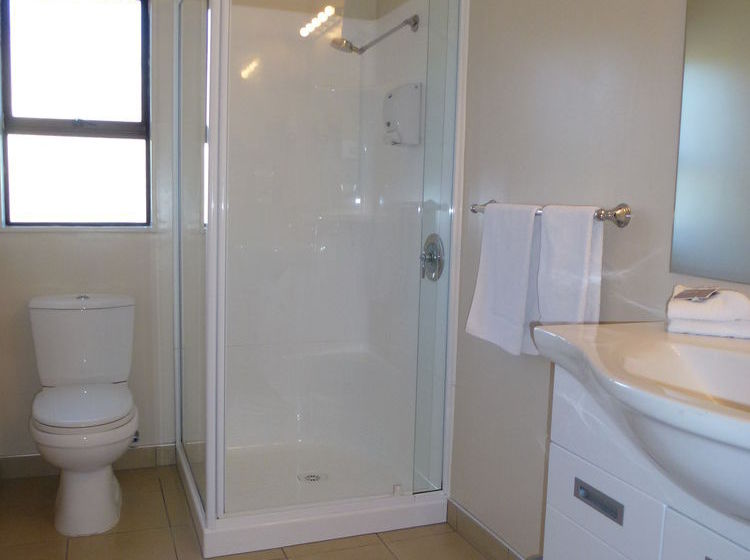 Hotel Balmoral Motor Lodge 19