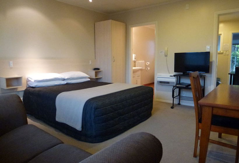 Hotel Balmoral Motor Lodge 2