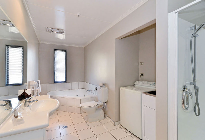 Quality Hotel Leisure Lodge 10