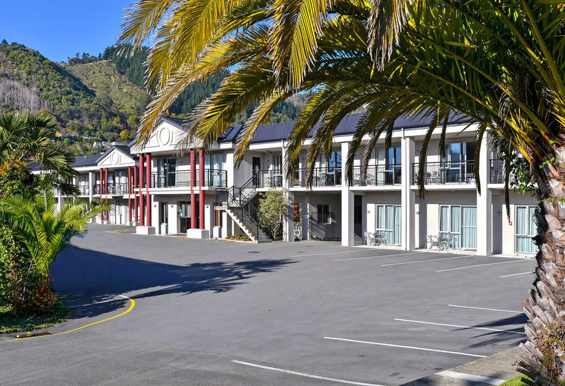 Quality Hotel Leisure Lodge 19