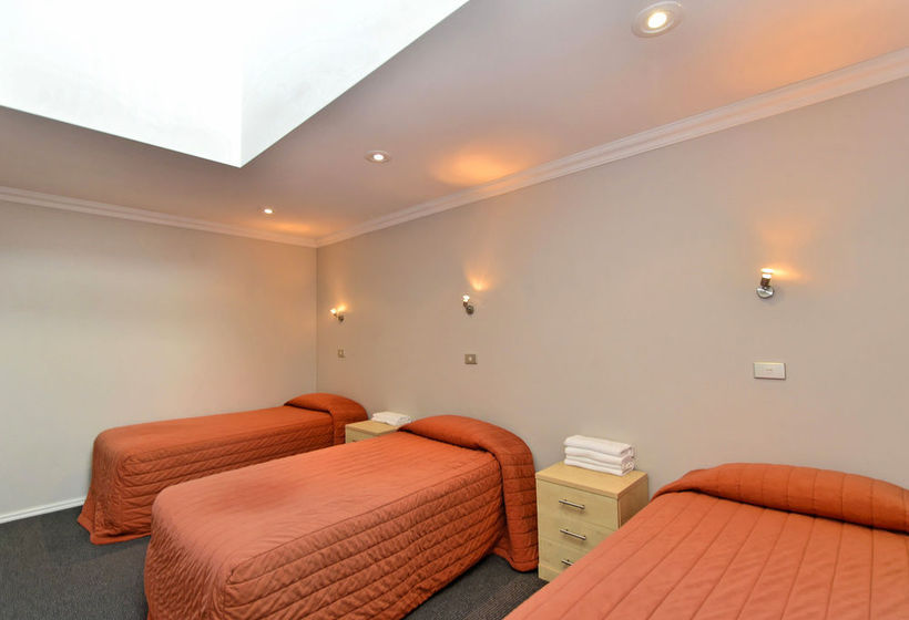 Quality Hotel Leisure Lodge 6