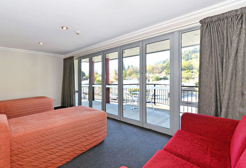 Quality Hotel Leisure Lodge 7