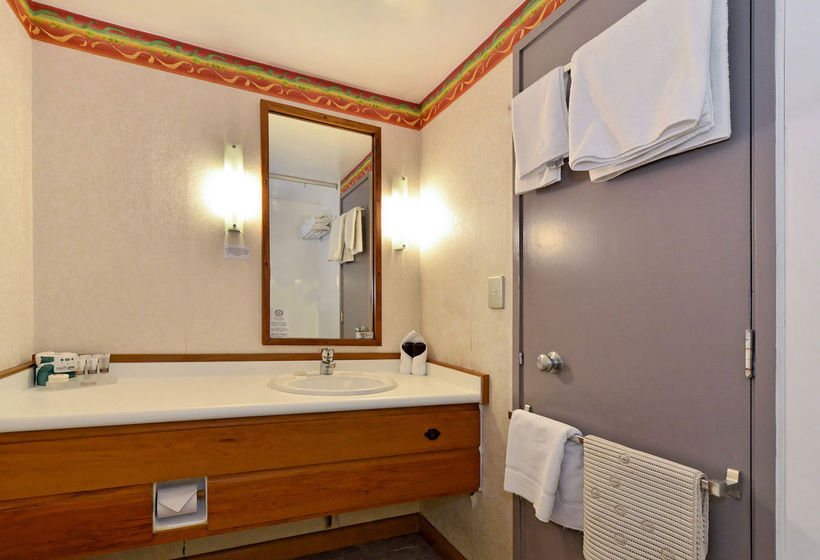 Quality Hotel Leisure Lodge 9