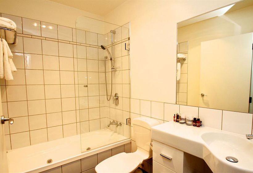 Trailways Hotel Nelson 14