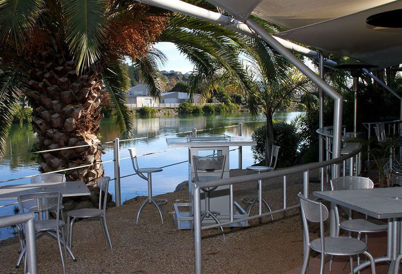 Trailways Hotel Nelson 3