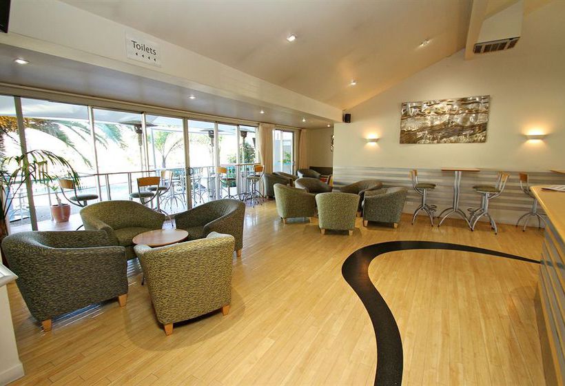 Trailways Hotel Nelson 4