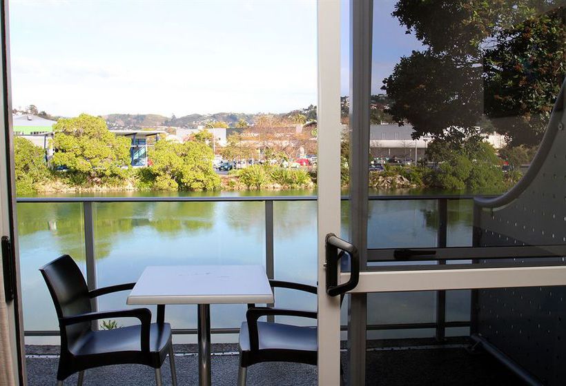 Trailways Hotel Nelson 5