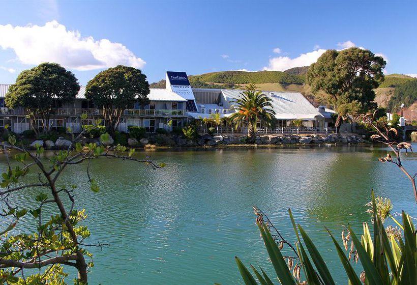 Trailways Hotel Nelson 6