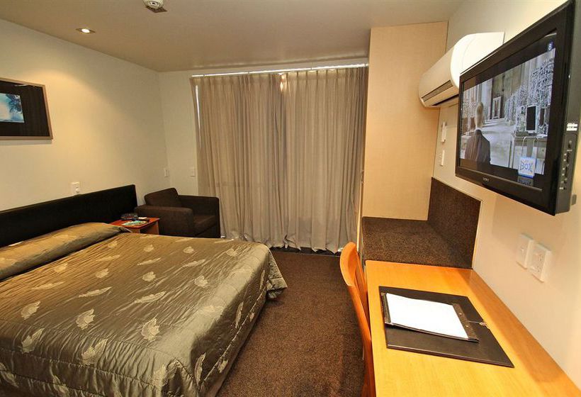 Trailways Hotel Nelson 7