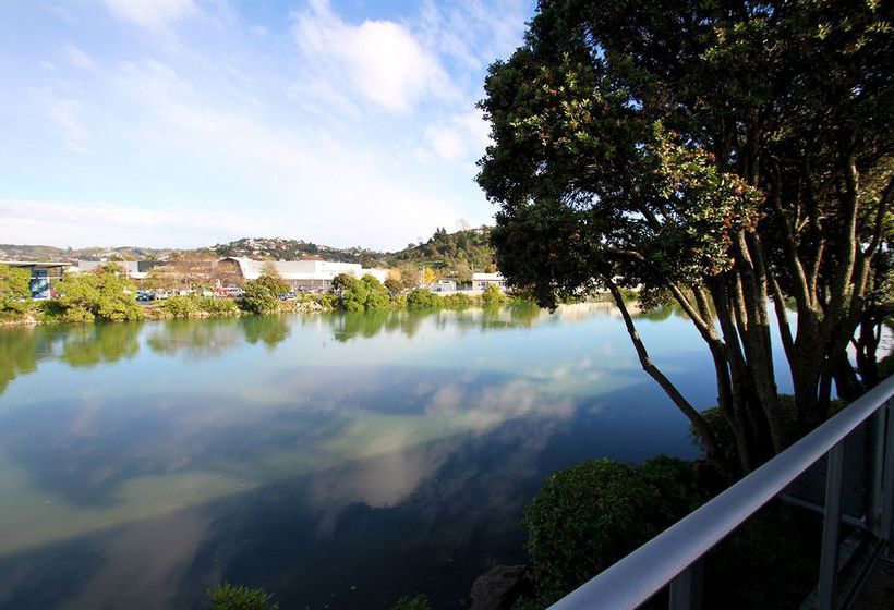 Trailways Hotel Nelson 9