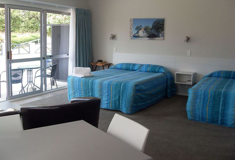 Averill Court Motel 1