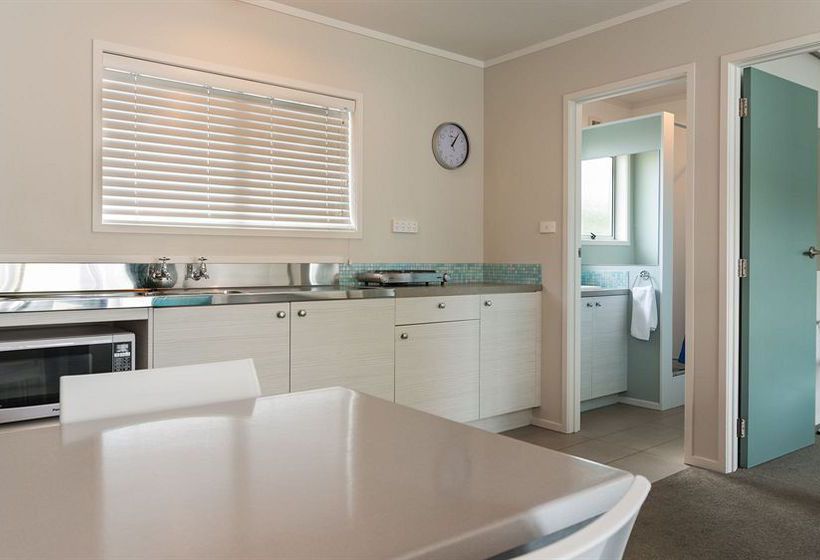 Averill Court Motel 2