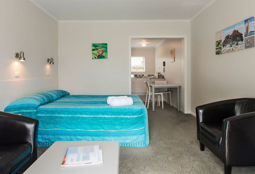 Averill Court Motel 3