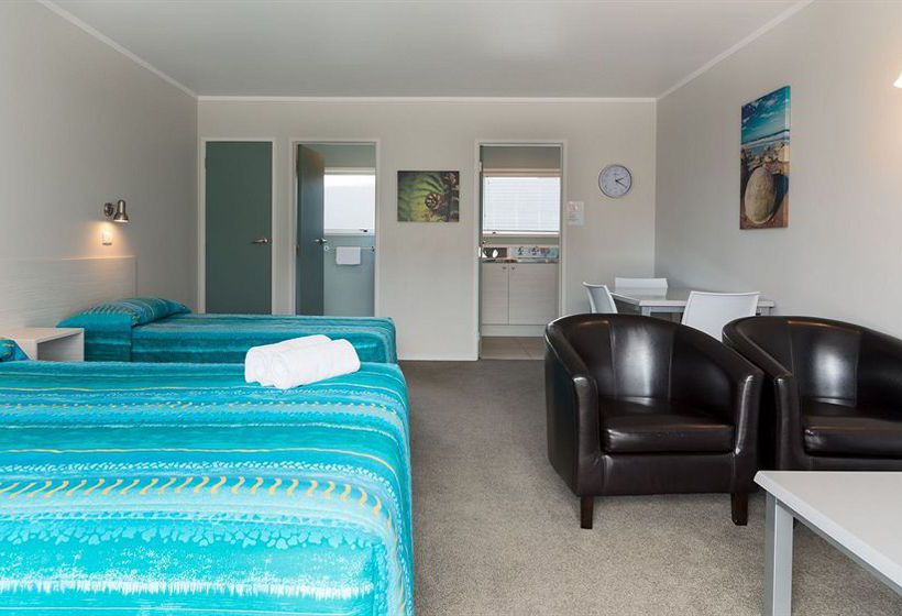 Averill Court Motel 4