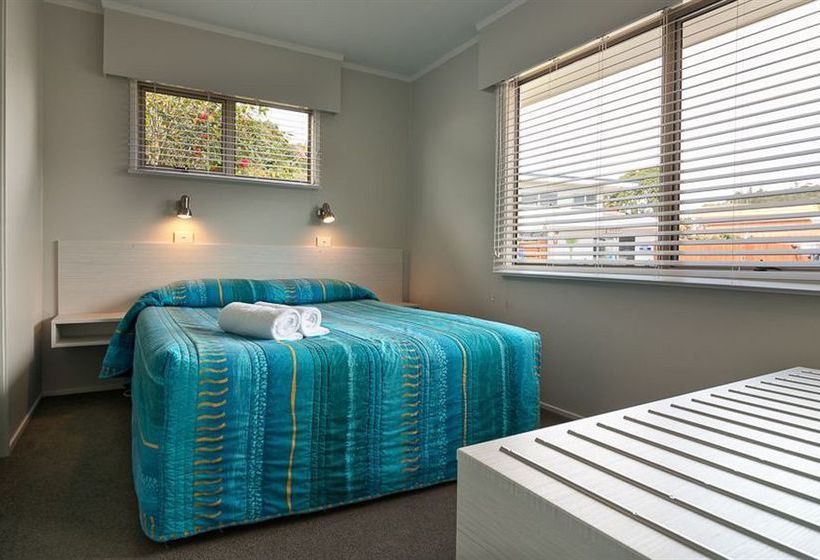 Averill Court Motel 5