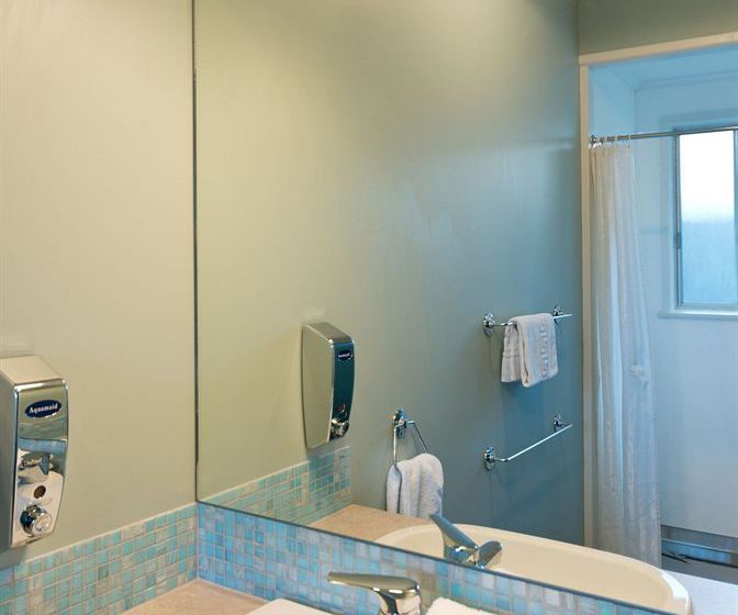 Averill Court Motel 9