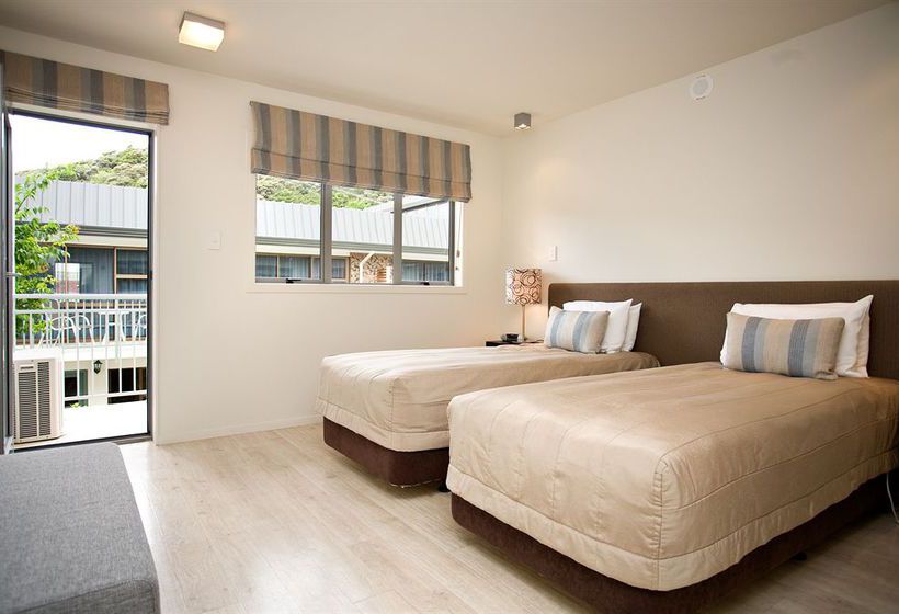 Hotel Sea Spray Suites 17