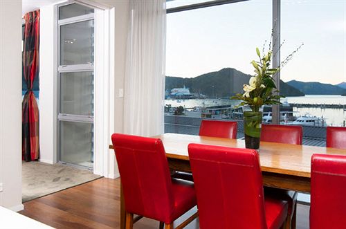 Picton Yacht Club Hotel 13