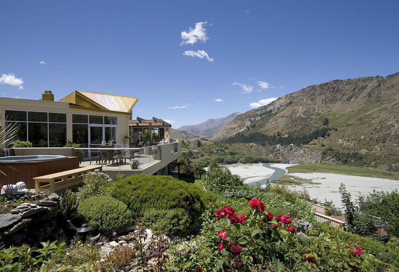 Resort Distinction Queenstown. Nugget Point Boutique Hotel & Spa South Island