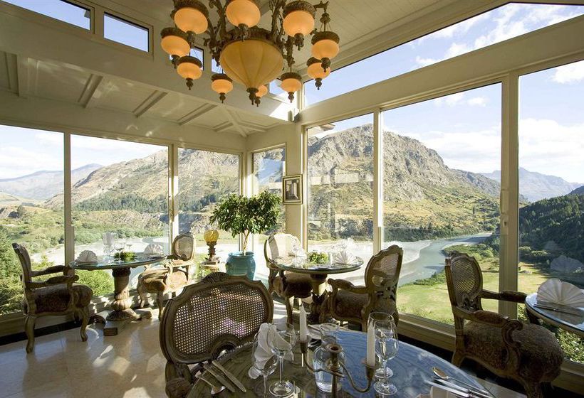 Resort Distinction Queenstown. Nugget Point Boutique Hotel & Spa 1