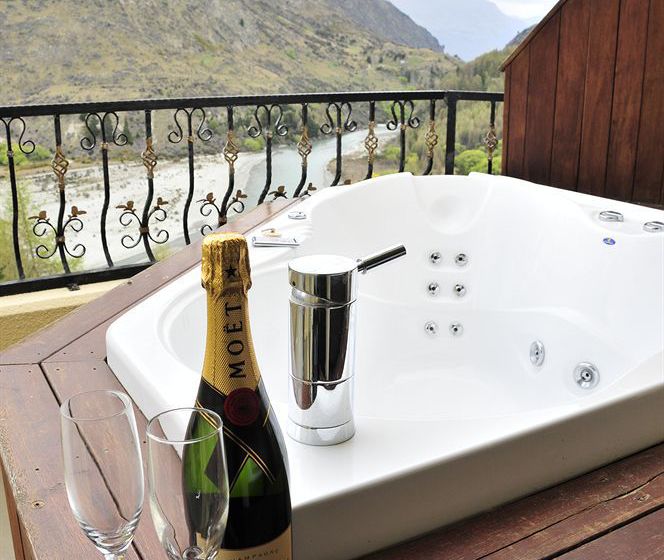 Resort Distinction Queenstown. Nugget Point Boutique Hotel & Spa 14