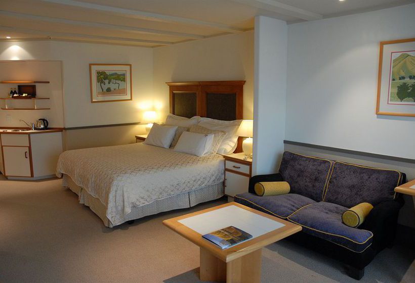 Resort Distinction Queenstown. Nugget Point Boutique Hotel & Spa 15