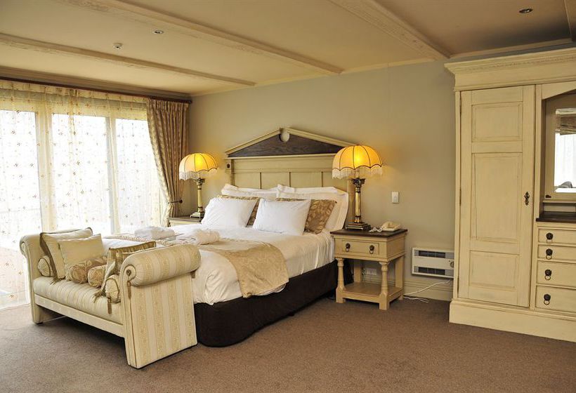 Resort Distinction Queenstown. Nugget Point Boutique Hotel & Spa 17