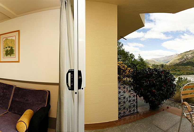 Resort Distinction Queenstown. Nugget Point Boutique Hotel & Spa 18