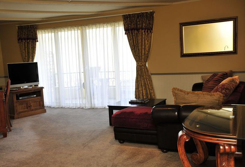 Resort Distinction Queenstown. Nugget Point Boutique Hotel & Spa 19