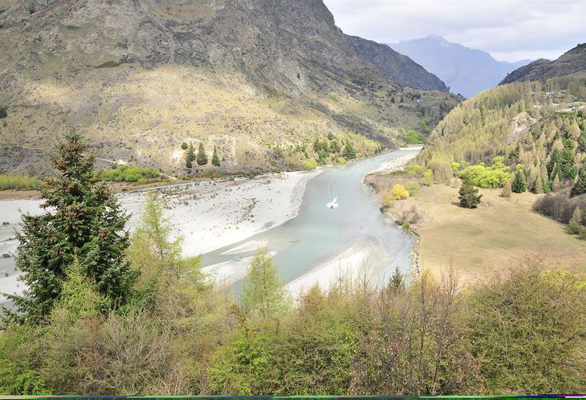 Resort Distinction Queenstown. Nugget Point Boutique Hotel & Spa 2