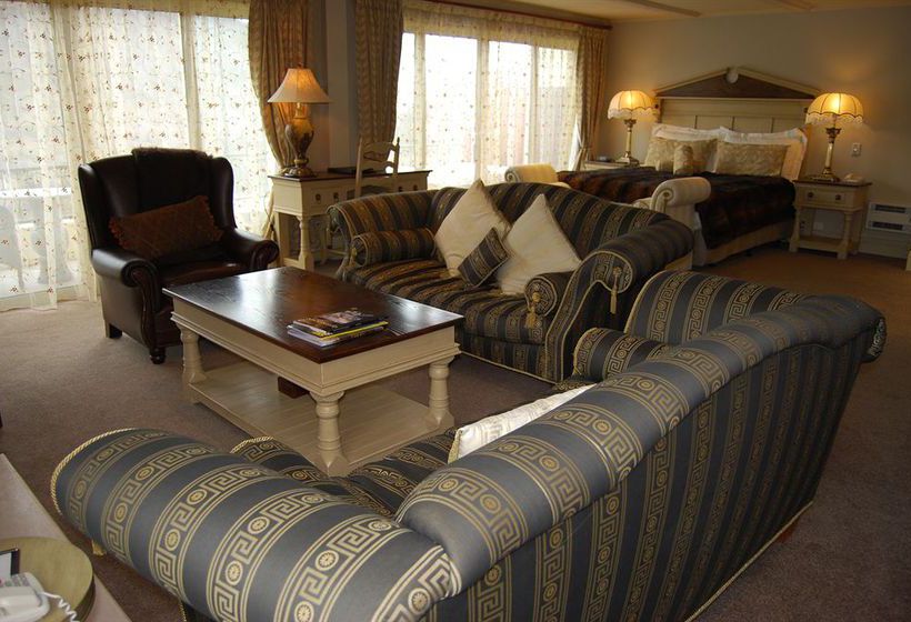 Resort Distinction Queenstown. Nugget Point Boutique Hotel & Spa 3