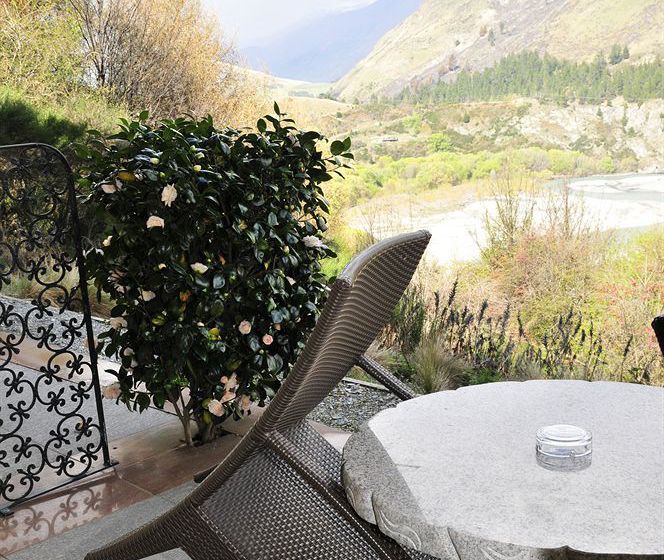 Resort Distinction Queenstown. Nugget Point Boutique Hotel & Spa 9