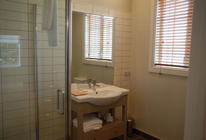 Hotel Russell Cottages 10