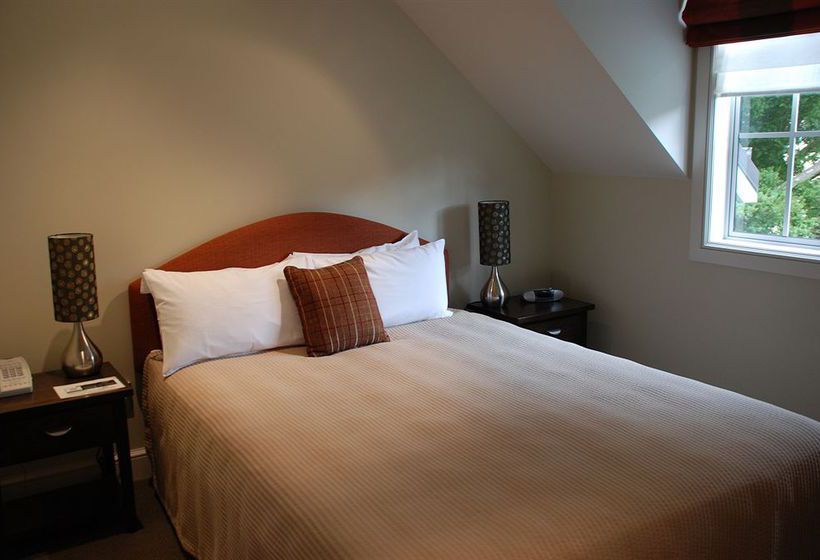 Hotel Russell Cottages 13