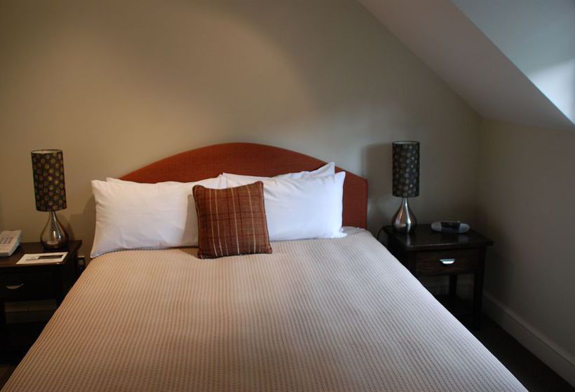 Hotel Russell Cottages 18