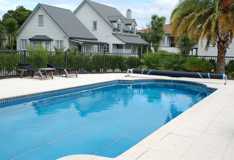 Hotel Russell Cottages 5