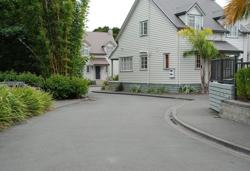 Hotel Russell Cottages 6