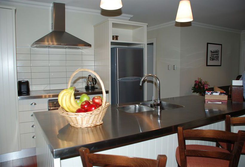 Hotel Russell Cottages 7