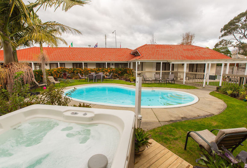 Hotel Summit Motor Lodge 2